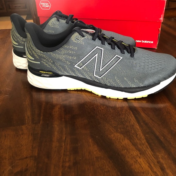 Brand New Mens New Balance Running Shoe 880v11 size 12 4E (X-Wide width) - Picture 2 of 7